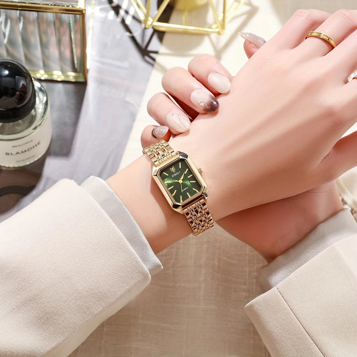 Stylish Rectangle Quartz Watch – Gold Luxury Look