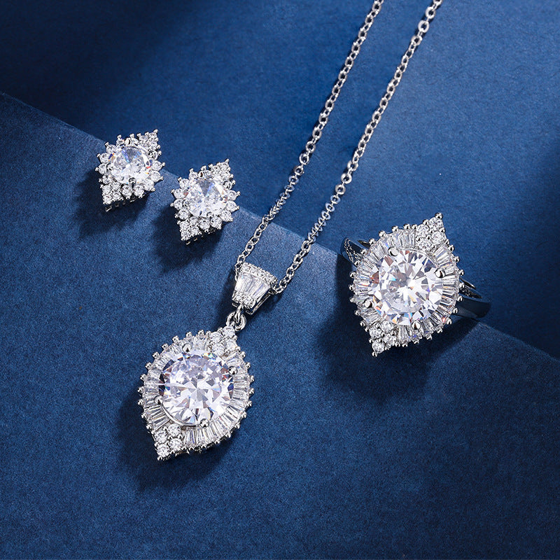 Aria Gaze Set | White Gold 16k