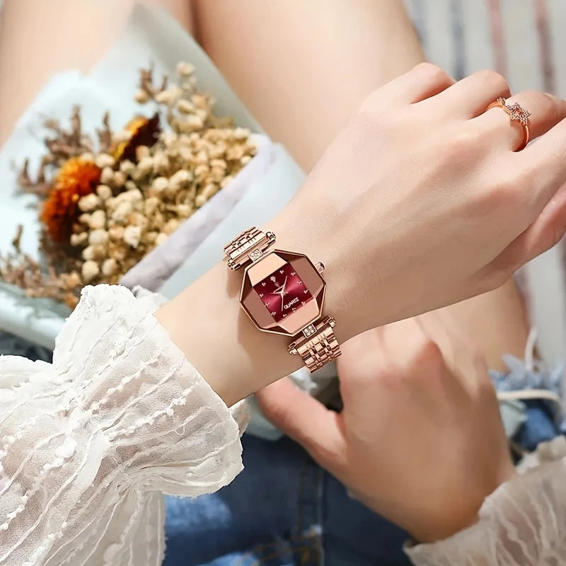 Ladies Quartz Wrist Watch Glamorous Style, Analog Display
