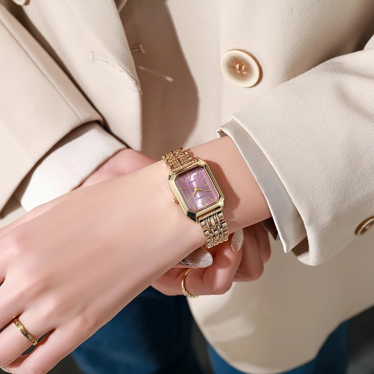 Stylish Rectangle Quartz Watch – Gold Luxury Look